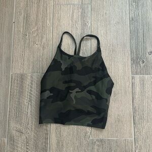 super cute size M camo cropped workout tank from Old Navy